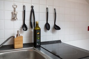 Private kitchen - FullHouse | Halle | AB7 Prime Apt | 2 Bedrooms (Halle (Saale))