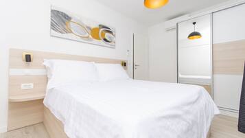 Apartment (A1) | In-room safe, iron/ironing board, free WiFi