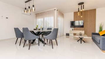 Apartment (A2) | Living room