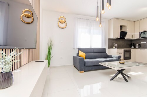 Apartments Villa V2 With Rooftop