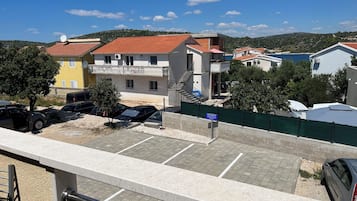 Apartment (A2) | Balkon