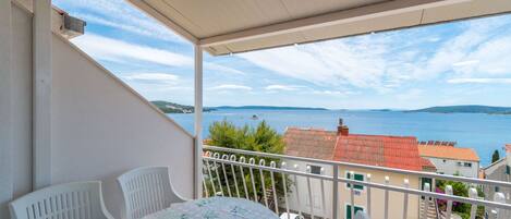 Studio (A3) | Outdoor dining