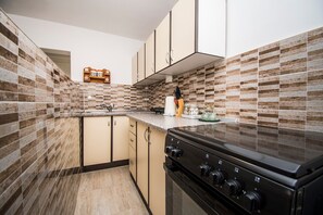 Apartment (A1) | Private kitchen - Apartment Marasovic (Pirovac)