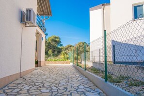 Free self parking - Apartment Marasovic (Pirovac)
