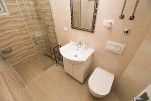 Apartment (A1) | Bathroom - Apartment Marasovic (Pirovac)