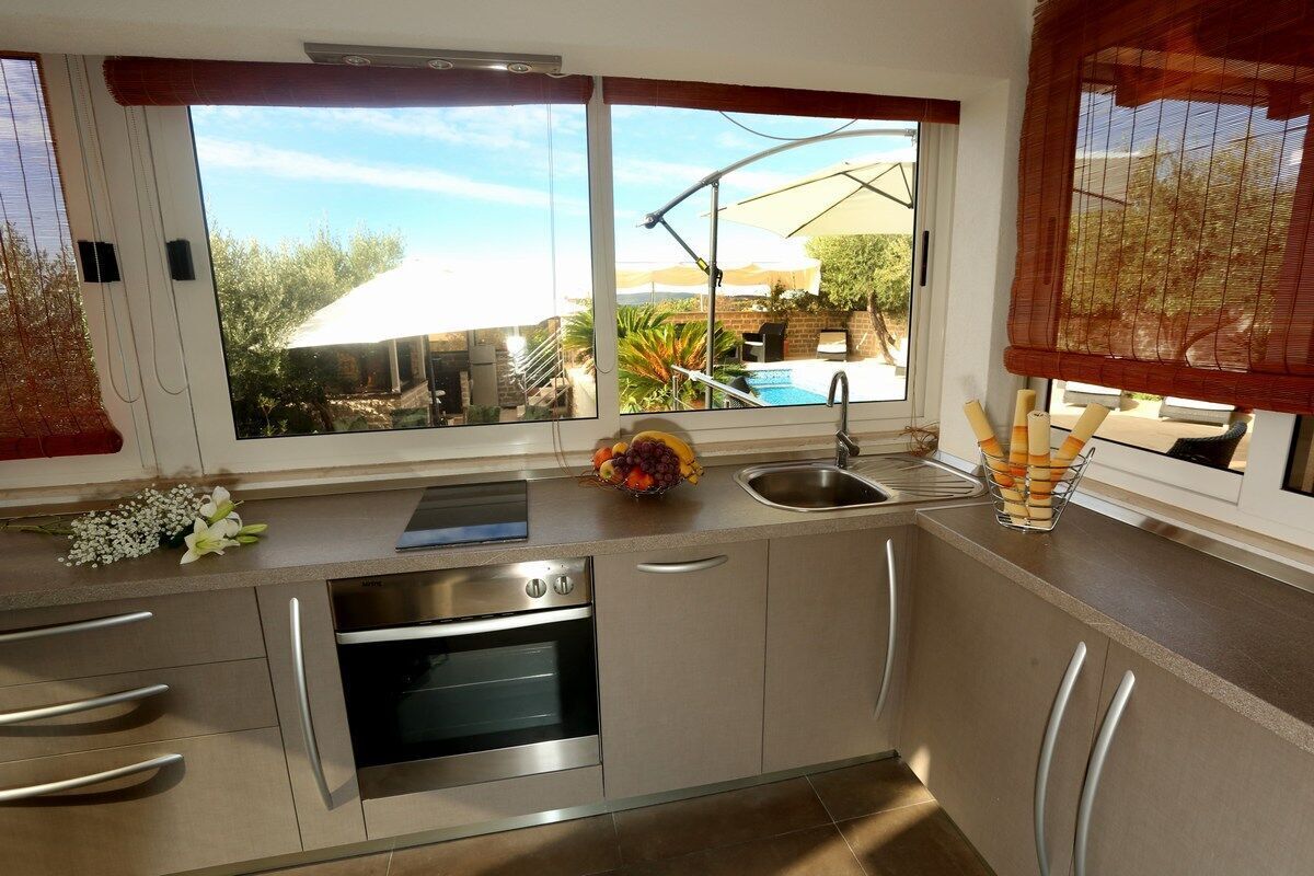 Apartment (A1) | Eigene Küche | Kühlschrank, Ofen, Herdplatte, Geschirrspüler