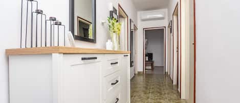 อพาร์ทเมนท์ (A1) | ทางเดิน