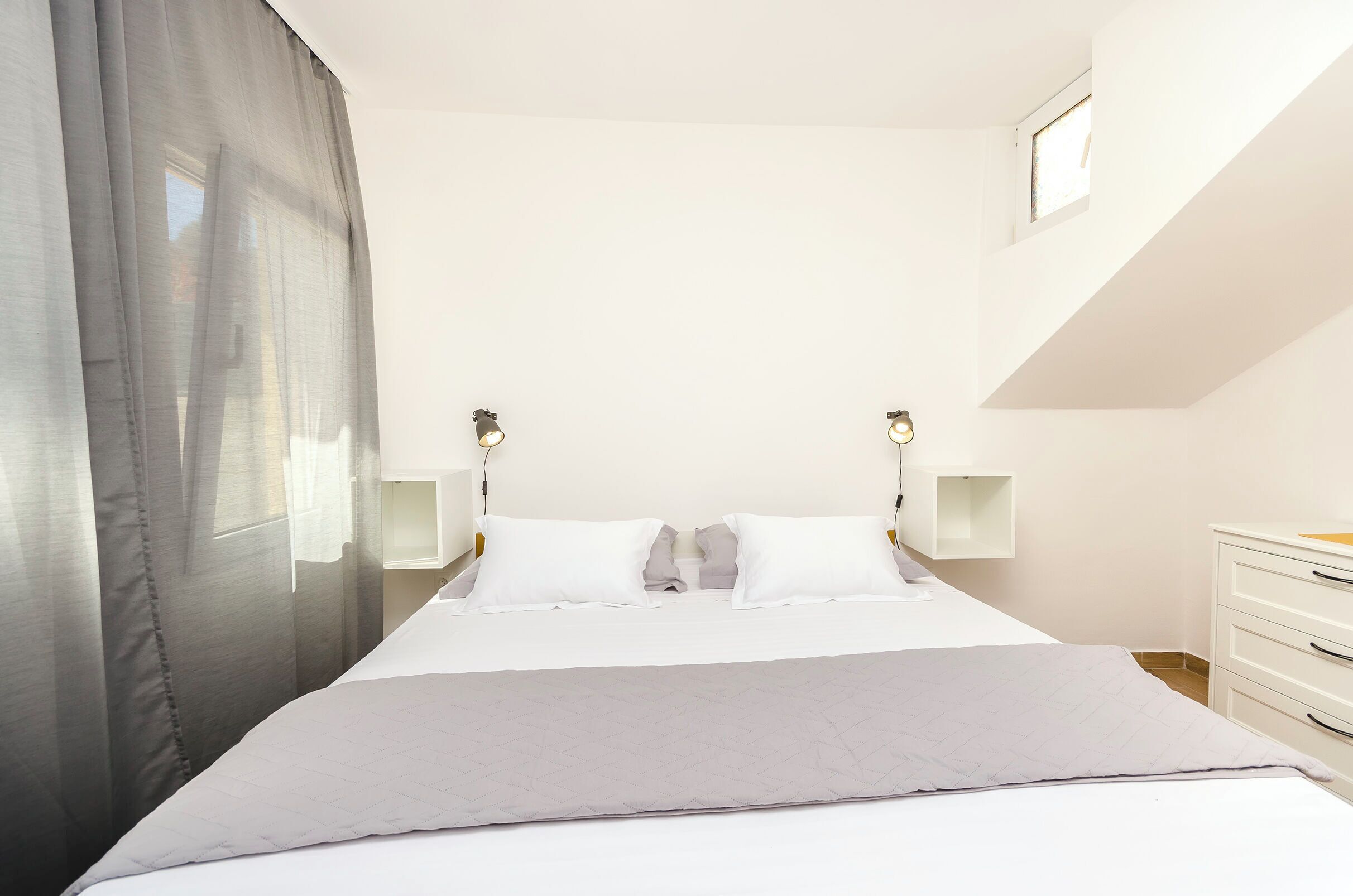 Iron/ironing board, free WiFi