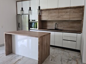 House | Private kitchen | Fridge, microwave, oven, stovetop - House Pine Tree (Omis)