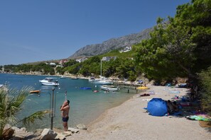 Beach - House Pine Tree (Omis)