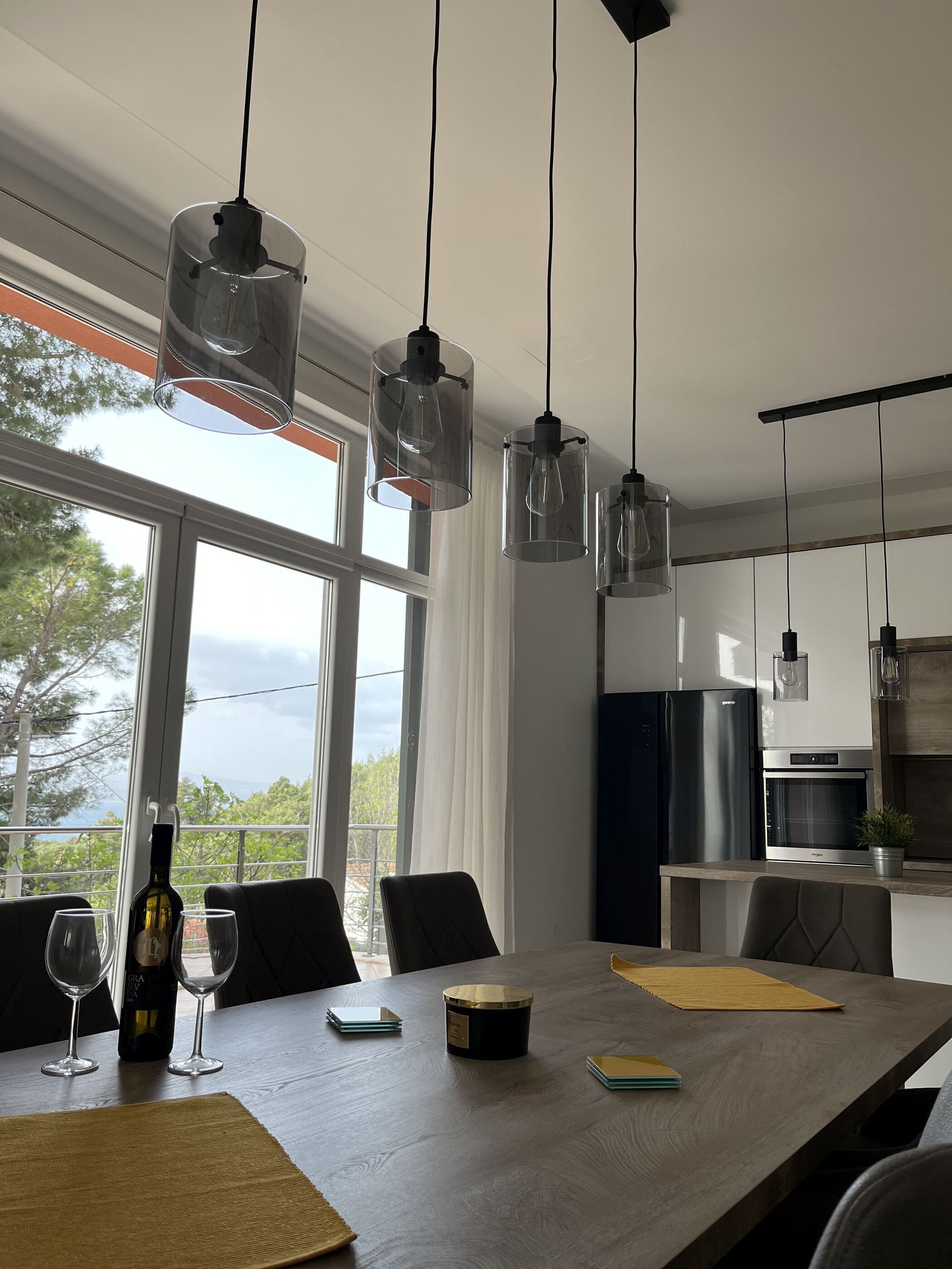 Hus | Eget kök | Kylskåp, mikrovågsugn, ugn och spishäll
