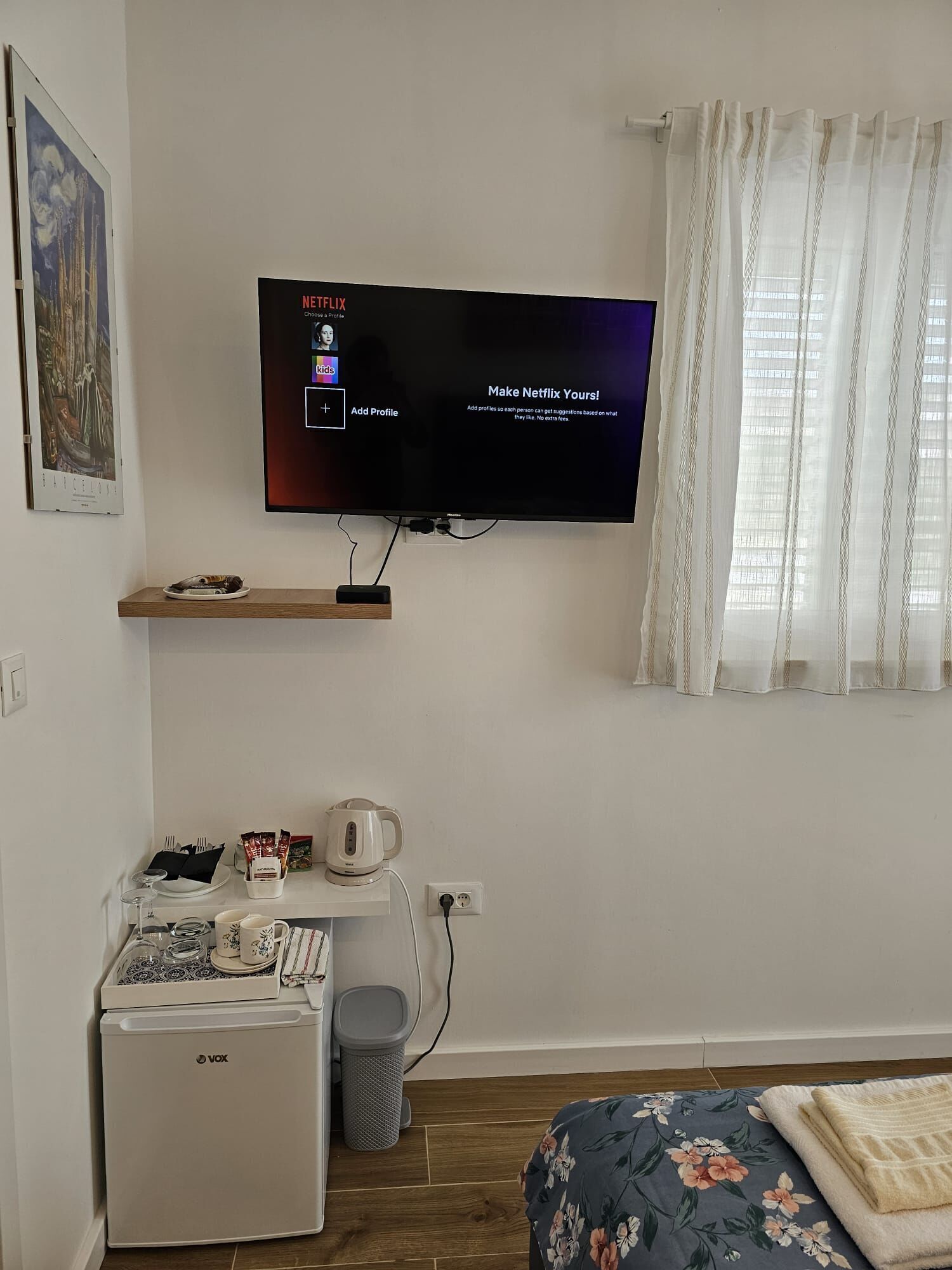 Zimmer (S1) | Fernseher