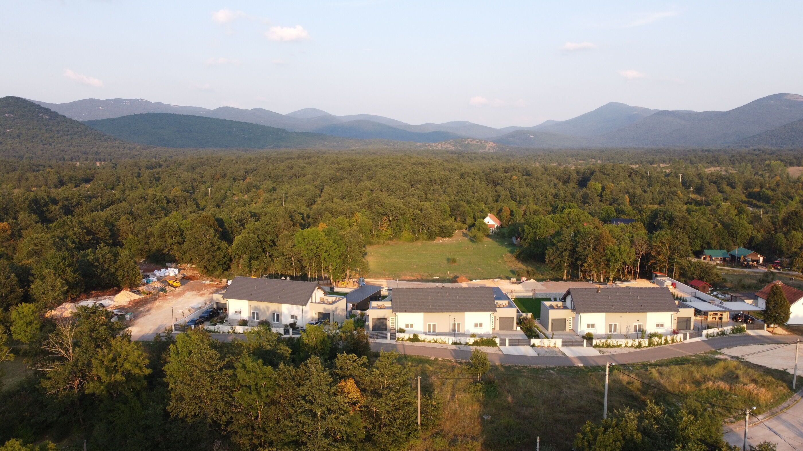 إطلالة على المدينة من المنشأة