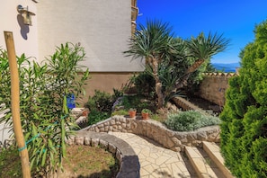 Garden - Apartments Villa Mala (Novi Vinodolski)