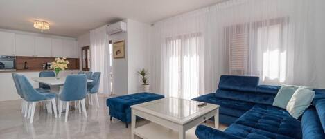 Apartment (A1) | Living room