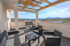 Apartment (A3) | Terrace/patio - Apartments Maslina (Bilice)