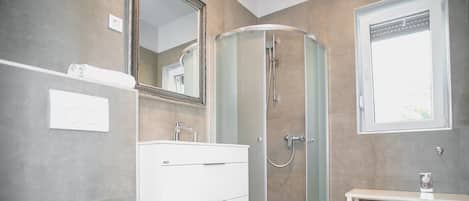 House | Bathroom