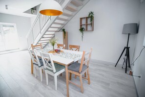 House | Private kitchen | Fridge, oven, stovetop, dishwasher - House Evermore 3 (Lovinac)