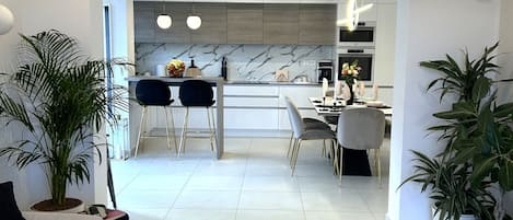 Huoneisto (A1) | Olohuone