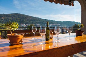 Outdoor dining - Apartment Colorful (Smokvica)