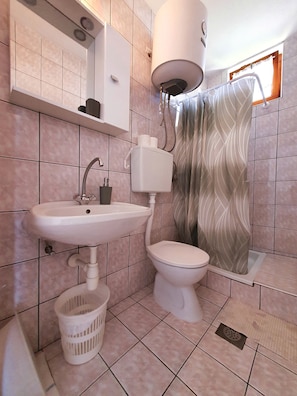 Apartment (A2) | Bathroom | Shower - Apartments and Rooms Jengic (Vodice)