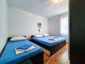 Room (S2) - Apartments and Rooms Jengic (Vodice)