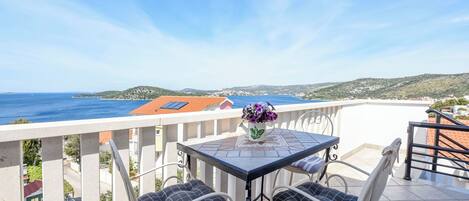 Departamento (A4) | Restaurante al aire libre