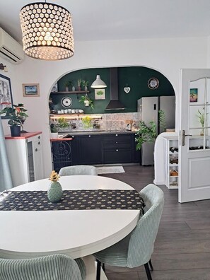 Apartment (A1) | Private kitchen | Fridge, oven, stovetop, dishwasher - Apartment Maja (Jelenje)