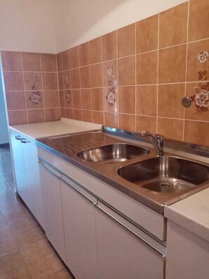 Private kitchen - Apartments More (Lastovo)