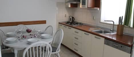 Apartment (A1) | Private kitchen