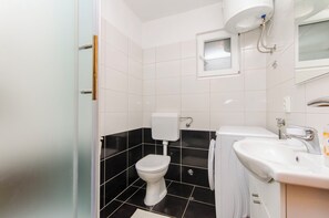 Apartment (A1) | Bathroom - Apartment Seafront (Sibenik)