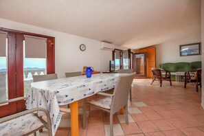 Private kitchen - Apartments Marinero (Pakostane)