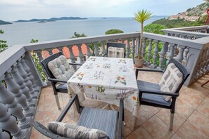 Apartment (A1) | Balcony - Apartments Marinero (Pakostane)