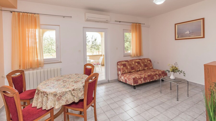 Apartments Murter Jurjako