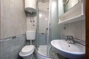 House | Bathroom - House Zlatni Otok (Sibenik)