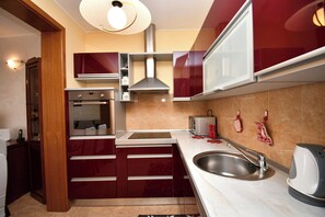 아파트 (A1) | 전용 주방 | 냉장고, 전자레인지, 오븐, 쿡탑