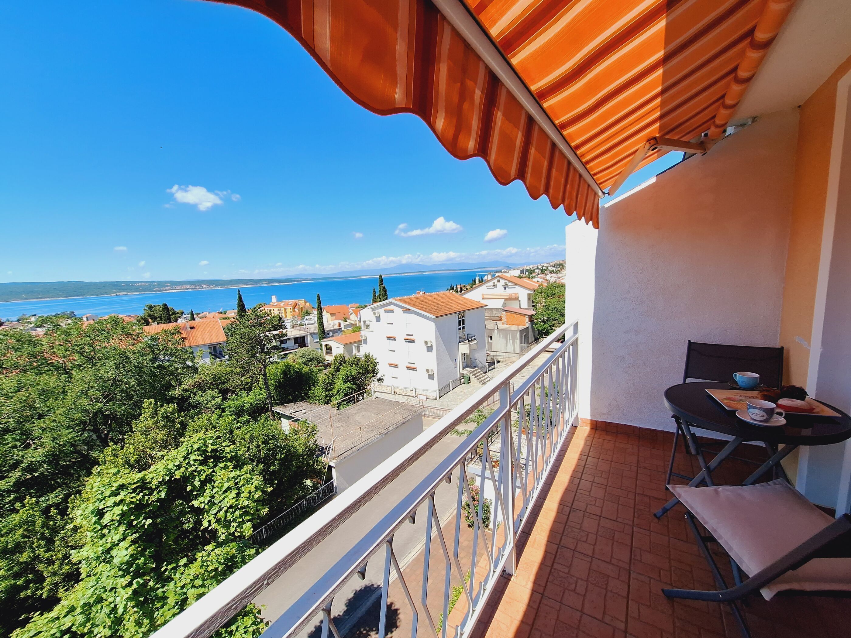 Apartment (A2) | City view