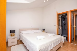 Apartment (A2) | Bügeleisen/Bügelbrett, kostenloses WLAN