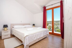 Apartment (A1) | Iron/ironing board, free WiFi - Apartments Mareni (Rogoznica)