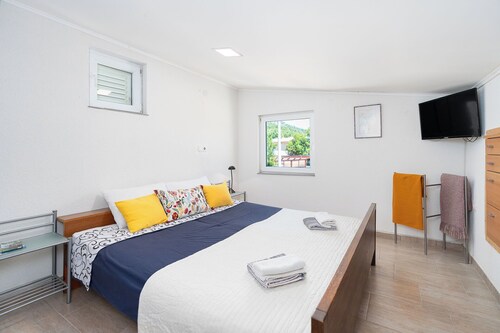 Apartment Tom