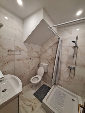 Apartment (A1) | Bathroom | Shower