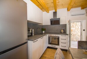 House | Private kitchen - House Olivera (Tribunj)