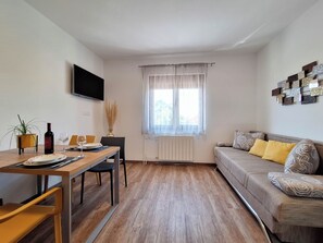 Apartment (A1) | Living room - Apartment and Rooms Katunar (Crikvenica)