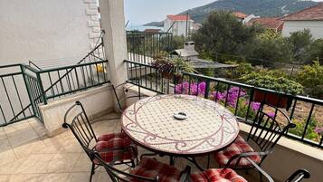 Apartment (A1) | Balkon