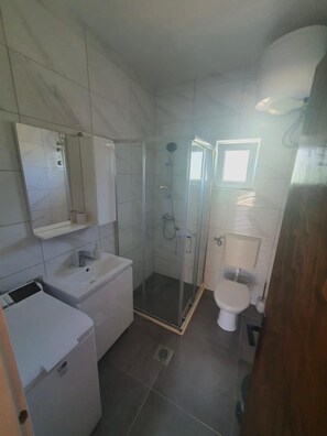 Apartment (A3) | Bathroom | Shower - Apartments Luna (Marina)