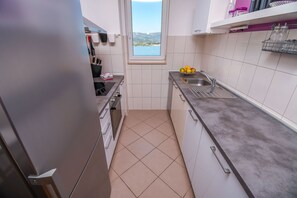 Apartment (A1) | Private kitchen - Apartment Dani (Trogir)