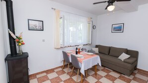 Apartemen (A3) | Ruang keluarga