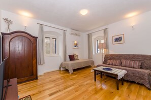 Apartment (A1) | Living room - Apartment City Center (Jelsa)