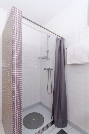 Apartment (A1) | Bathroom - Apartment City Center (Jelsa)