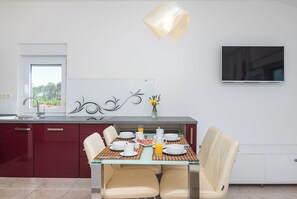 Apartment (A2) | Private kitchen - Apartment Terezija by the sea (Privlaka)